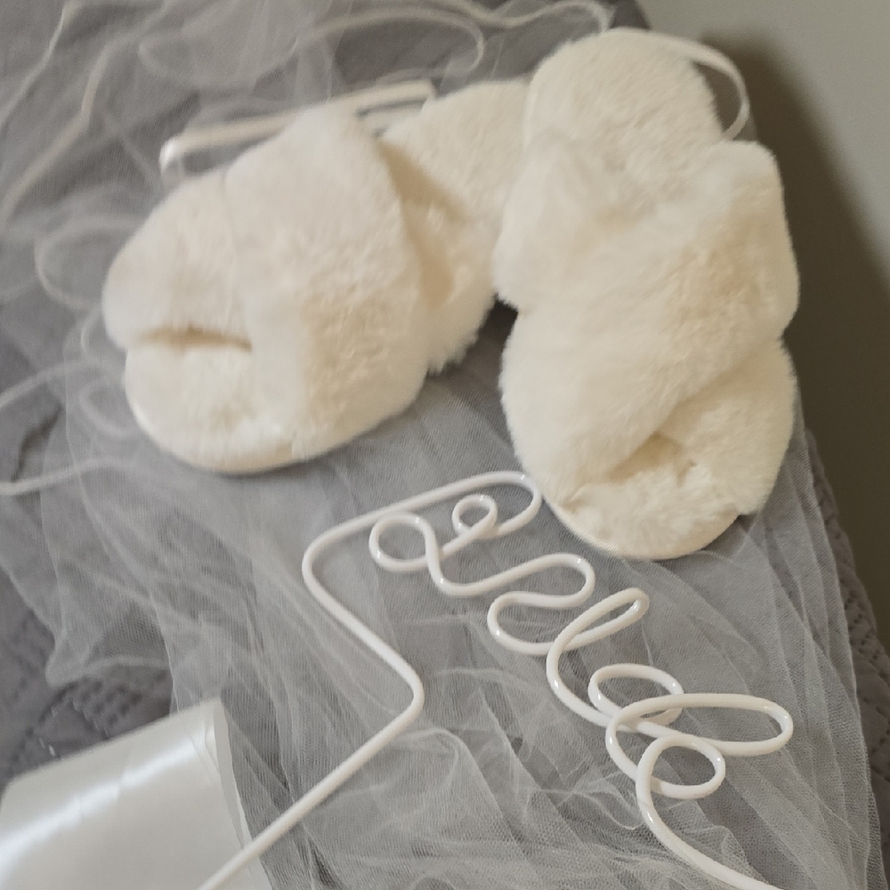 Fuzzy Cream Slippers